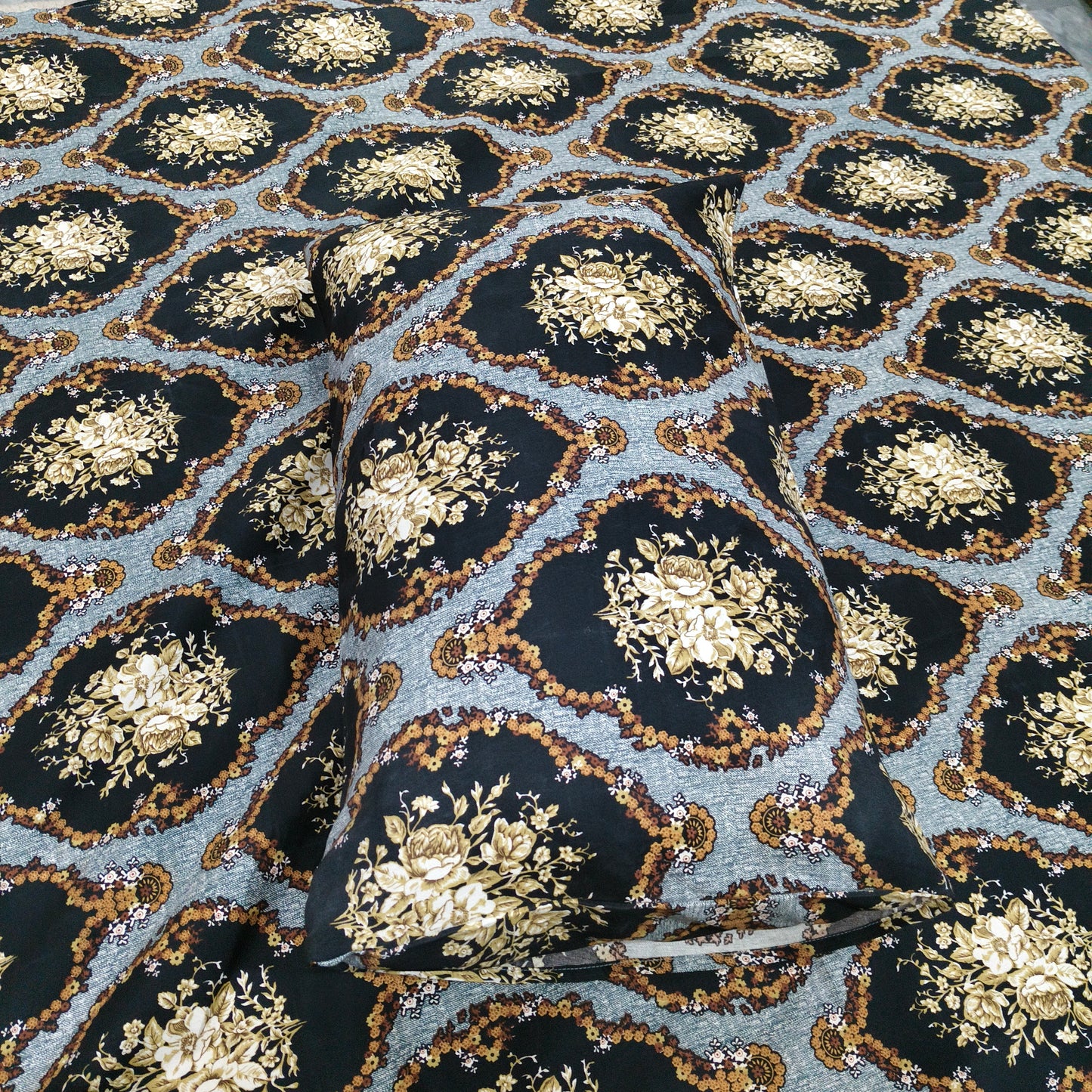 Royal Medallion – Black & Gold Bedsheet Set